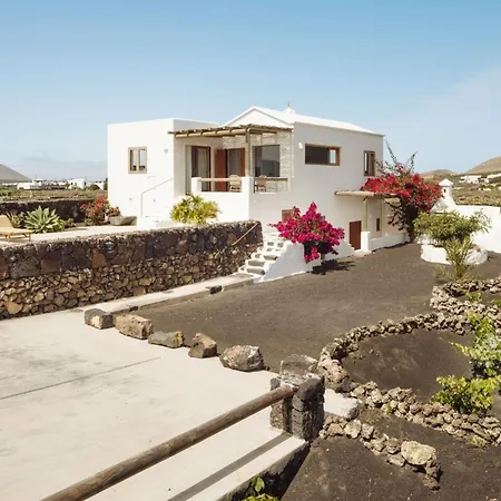 Canaryislandshost I Camellera * Tías
